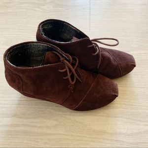 Toms Wedge Heel Bootie size W7 brown